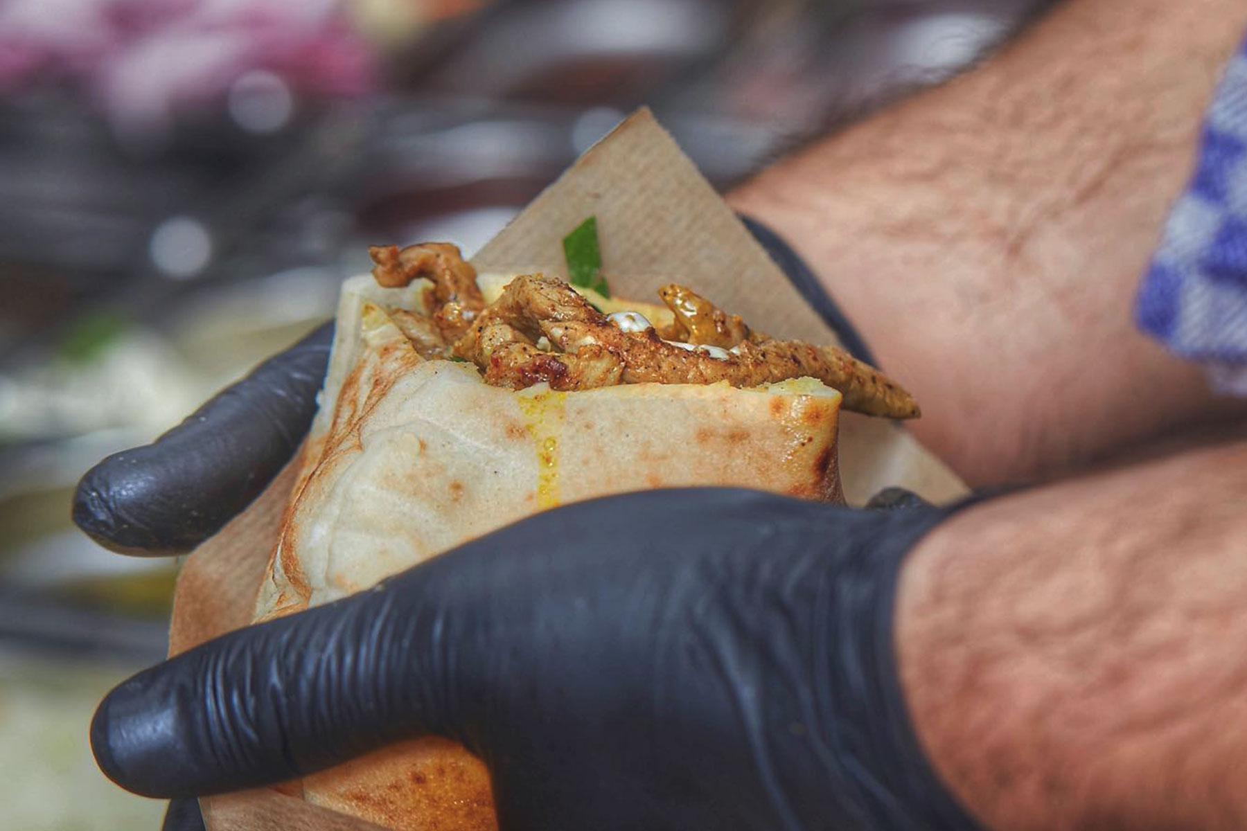 Geheimtipp Tipp Koeln Hummus Restaurant Essen gehen Wochenende Draußen sitzen Israel