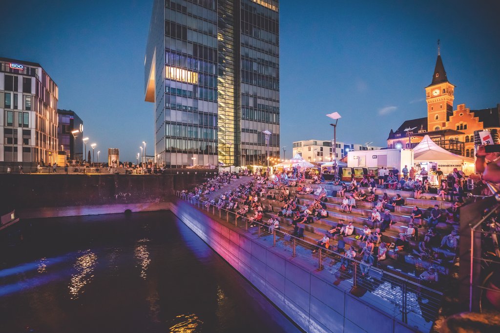 Sion Sommer Kino Open Air Rhein Koeln 1 Artikel &ndash; &copy;BAY GmbH 