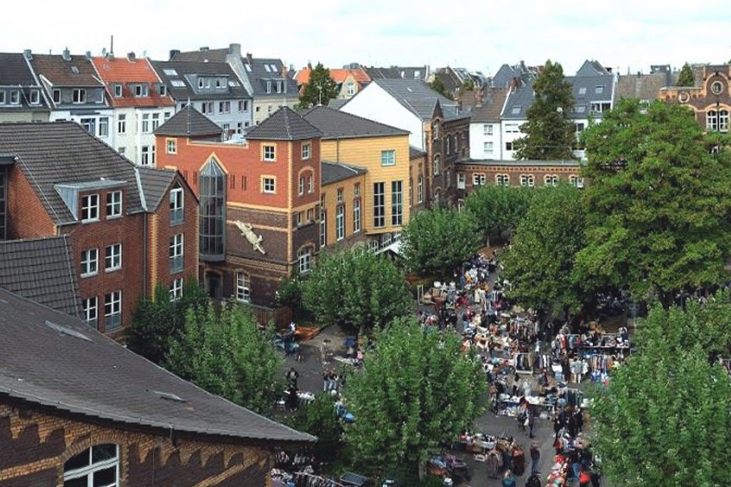 Feuerwache Flohmarkt Koeln 1 Artikel