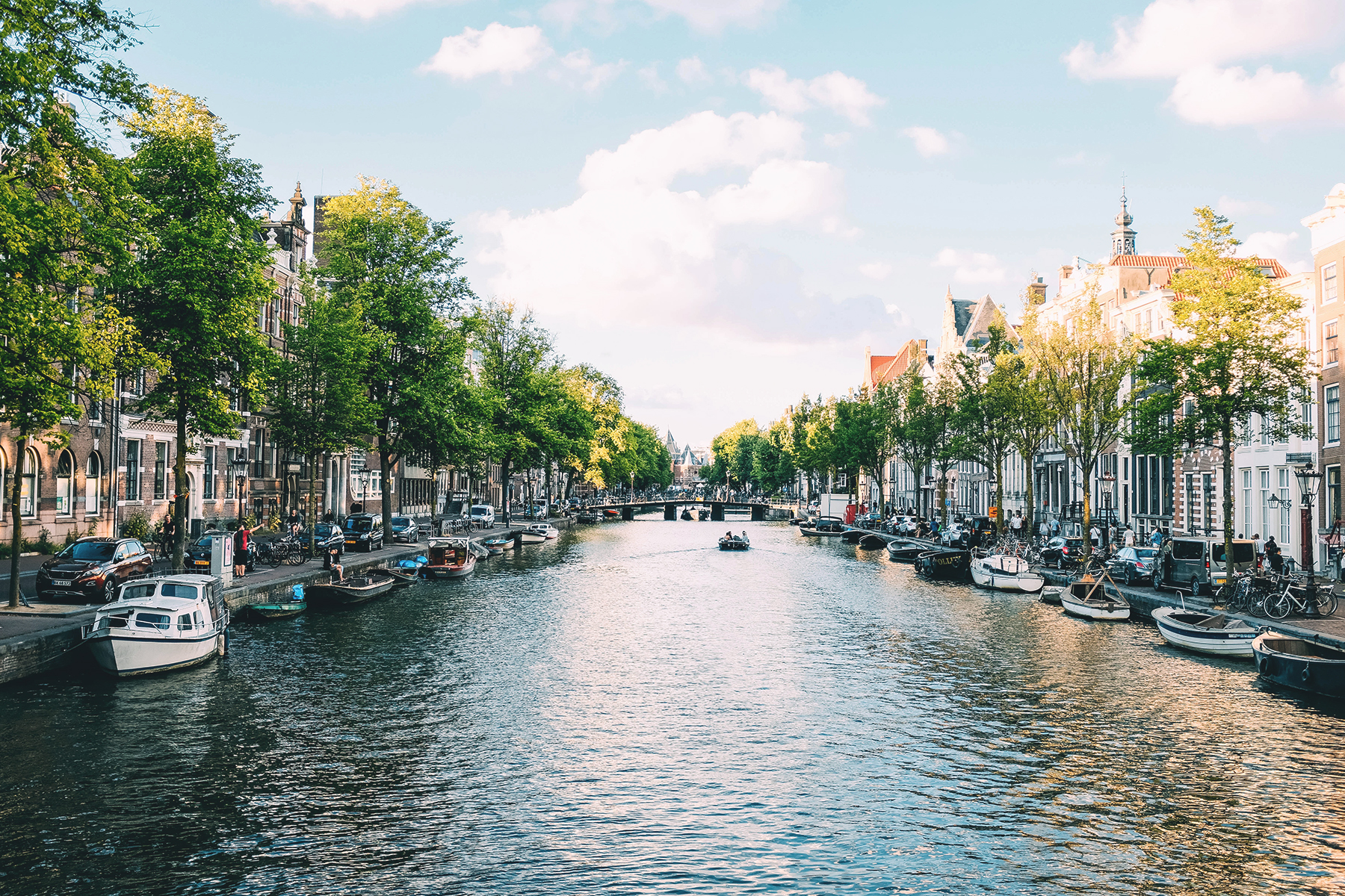 Amsterdam Fluss Koeln 1 Artikel – ©Unsplash