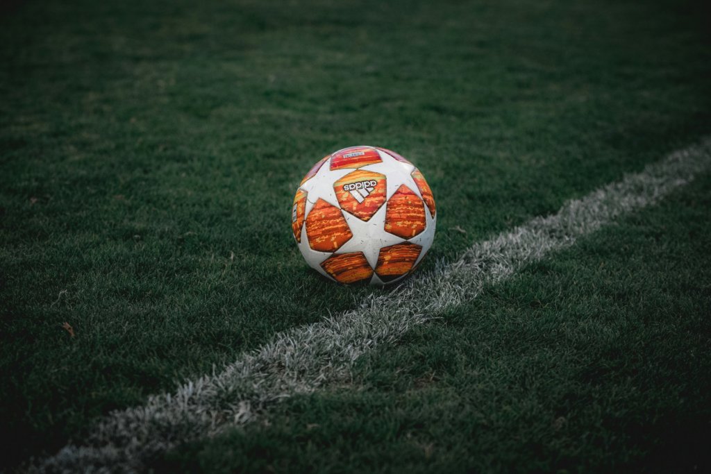 Ball Em Koeln &ndash; &copy;Unsplash