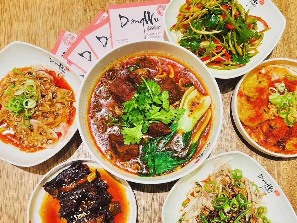 1000039195 &ndash; &copy;DongWu Chinese Kitchen