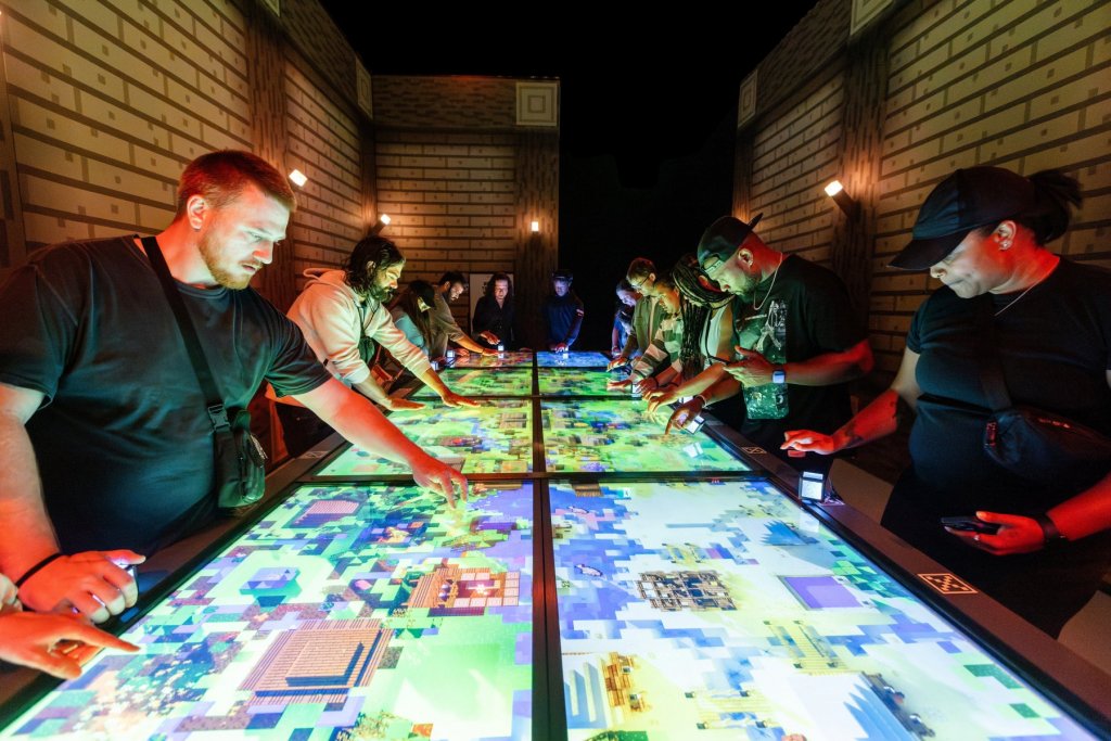 Minecraft 06.18.25 Tor 425