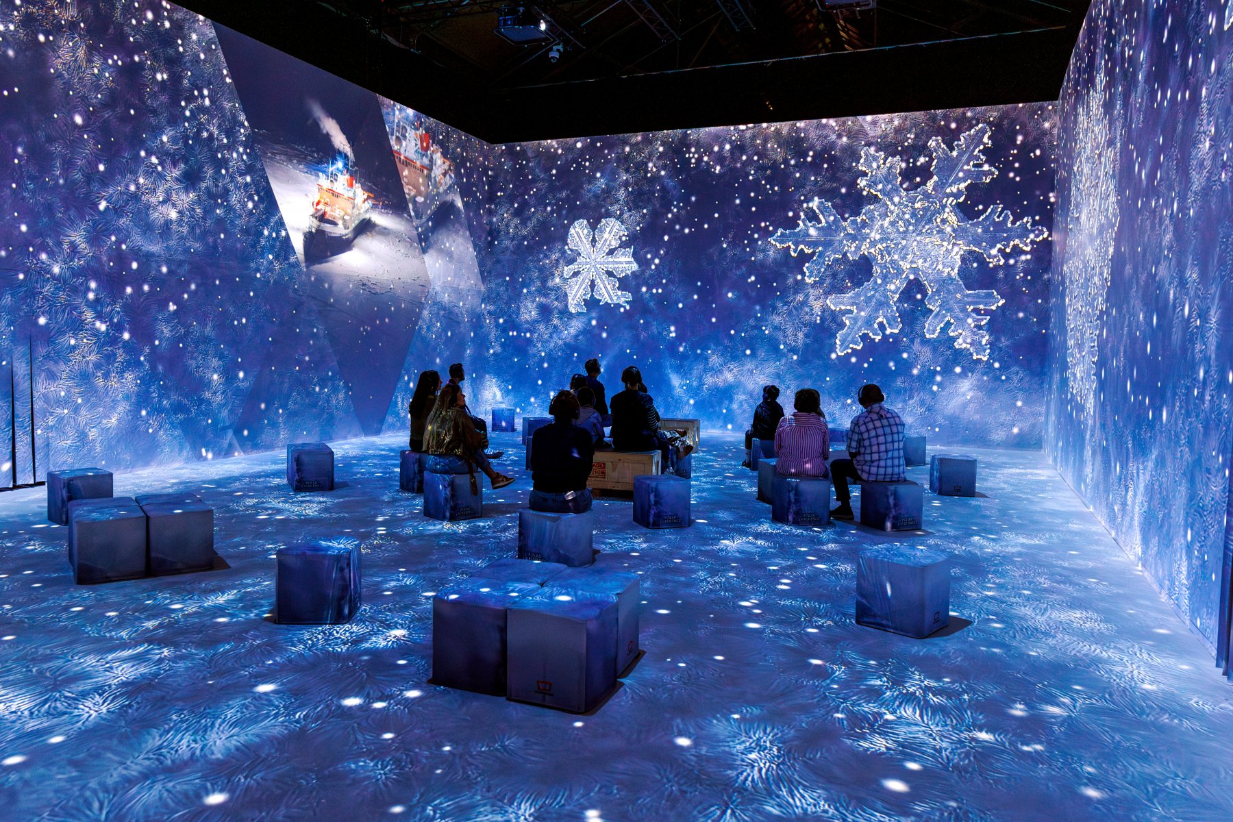 Photo Polar Experience 360 Raum Credit Christoph Buckstegen 6  &ndash; &copy;Christoph Buckstegen